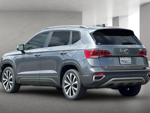 Used 2022 Volkswagen Taos SE FWD image 6