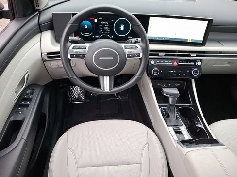 Certified 2025 Hyundai Tucson SEL image 12