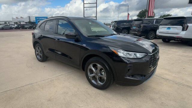Used 2025 Ford Escape ST-Line Select AWD/4WD image 2