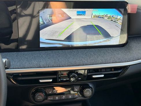 New 2026 Nissan Kicks SV w/ SV Premium Package FWD image 18