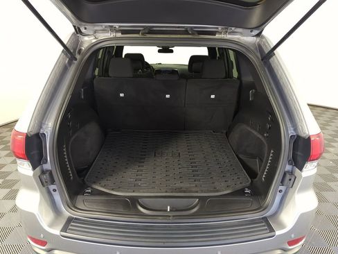 Used 2020 Jeep Grand Cherokee Laredo image 28