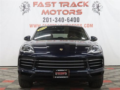 Used 2019 Porsche Cayenne AWD/4WD image 2