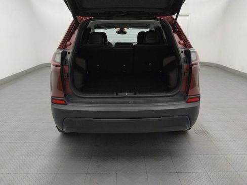 Used 2019 Jeep Cherokee Latitude Plus w/ Comfort/Convenience Group FWD image 29