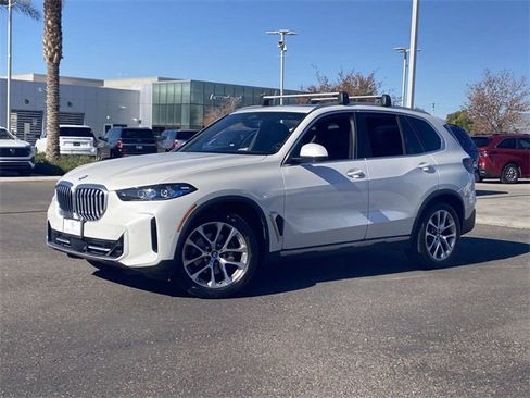 Certified 2024 BMW X5 xDrive40i w/ Premium Package image 2