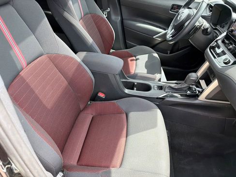 Used 2024 Toyota Corolla Cross AWD Hybrid w/ Moonroof Package image 13