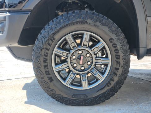 Used 2025 GMC Sierra 1500 AT4X AWD/4WD image 13