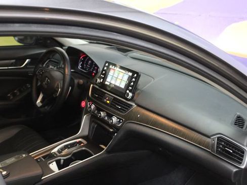 Used 2019 Honda Accord Touring image 12