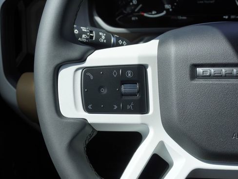 New 2026 Land Rover Defender 110 X-Dynamic SE AWD/4WD image 12