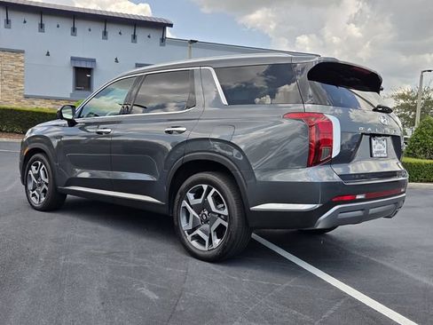 Used 2025 Hyundai Palisade Limited FWD image 4
