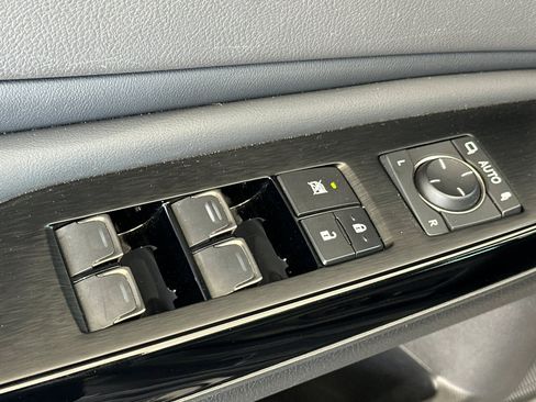 Used 2024 Lexus ES 350 w/ Premium Package FWD image 13
