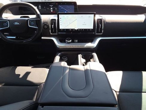 New 2025 Ford Expedition Platinum w/ Driver's Package image 10