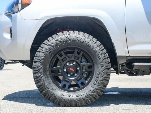 Used 2024 Toyota 4Runner TRD Off-Road Premium w/ Moonroof Package AWD/4WD image 13