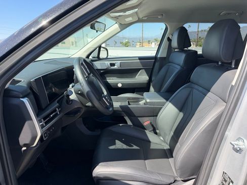 Used 2025 Hyundai Santa Fe SEL image 5