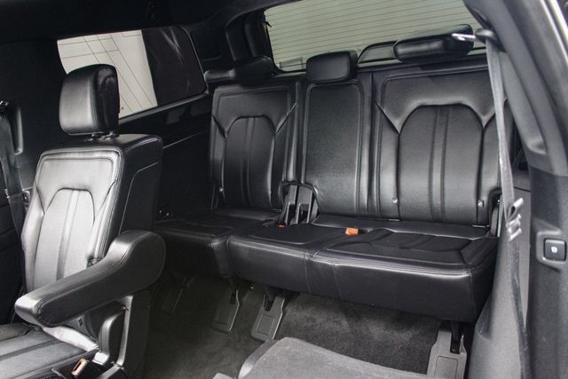Used 2019 Ford Expedition Limited w/ Equipment Group 302A AWD/4WD image 19
