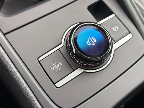 New 2026 Volkswagen Tiguan SE R-Line FWD image 18