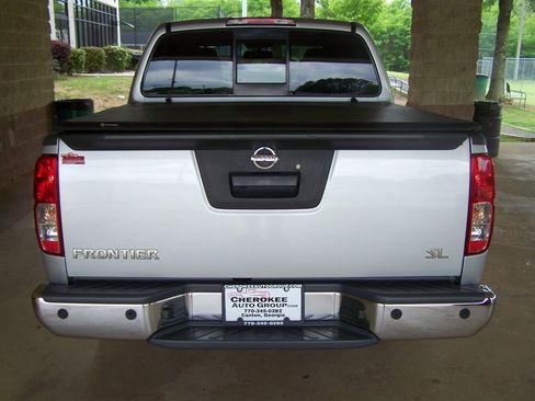 Used 2019 Nissan Frontier SL image 18