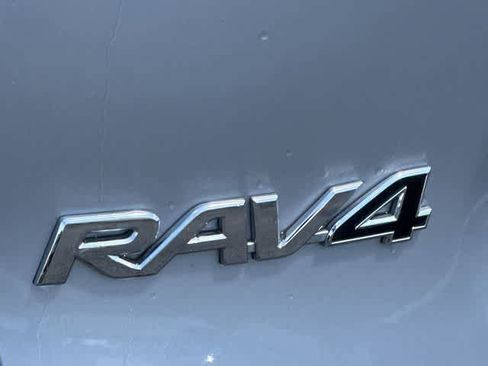 Used 2021 Toyota RAV4 XLE w/ Convenience Package AWD/4WD image 19