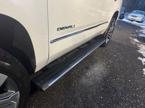 Used 2019 GMC Yukon Denali w/ Denali Ultimate Package image 17