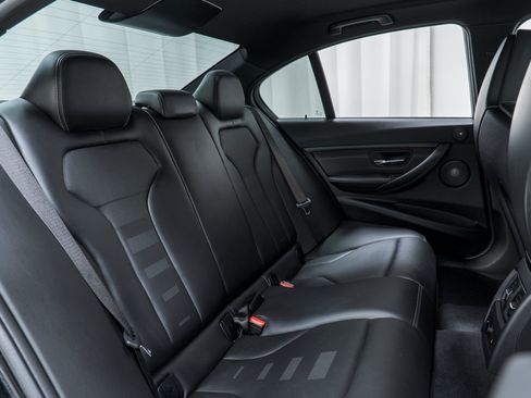 Used 2018 BMW M3 RWD image 26