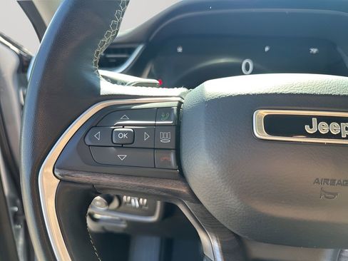 Used 2021 Jeep Grand Cherokee L Limited image 31