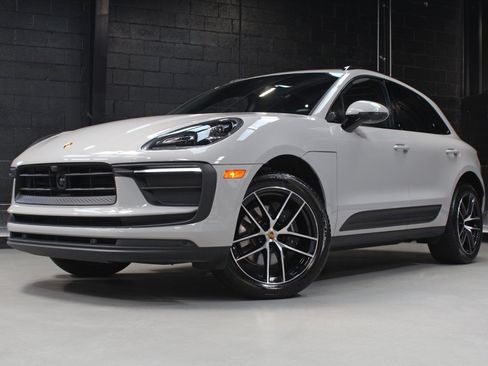 Used 2025 Porsche Macan w/ Premium Package Plus AWD/4WD image 68