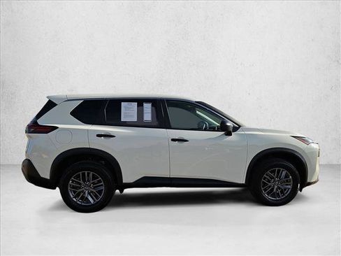 Used 2023 Nissan Rogue S AWD/4WD image 4