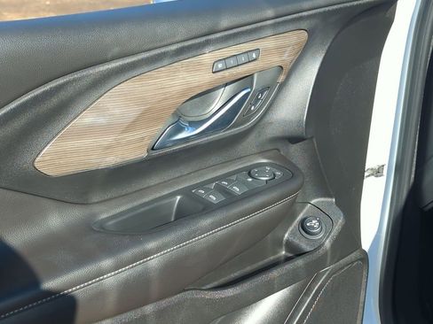 Used 2022 GMC Terrain Denali image 21