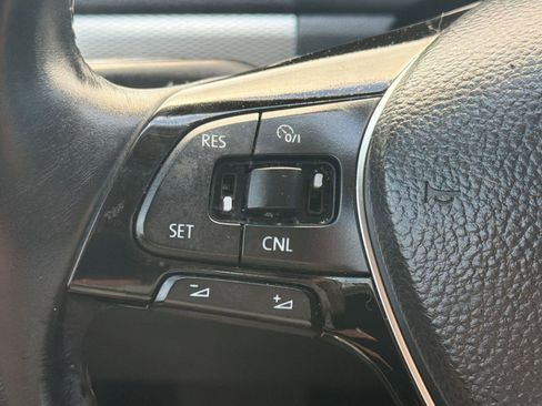 Used 2017 Volkswagen Jetta SE FWD image 17