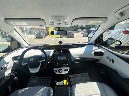 Used 2018 Toyota Prius Two w/ Prius Two Safety Plus Package FWD image 20