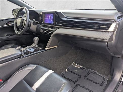 Used 2025 Toyota Camry SE FWD image 19