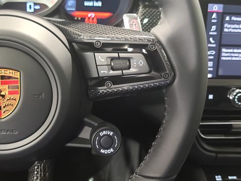 New 2026 Porsche Macan GTS image 18