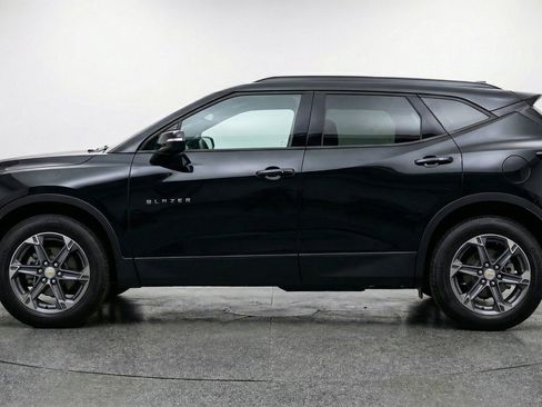 Used 2025 Chevrolet Blazer LT FWD image 5