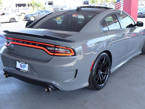 Used 2017 Dodge Charger R/T image 5
