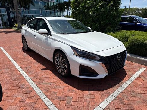 Used 2024 Nissan Altima 2.5 SL FWD image 1