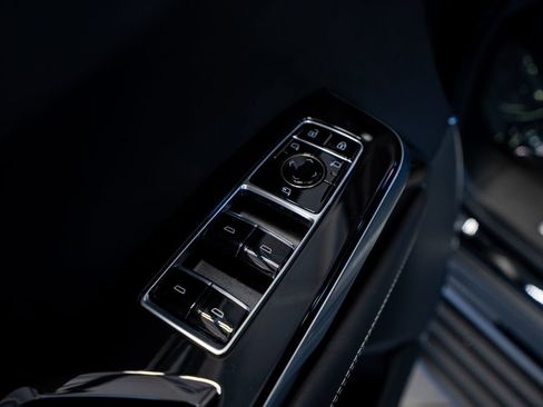 Used 2026 Cadillac Escalade ESV Platinum Sport w/ LPO, ONYX Package image 24