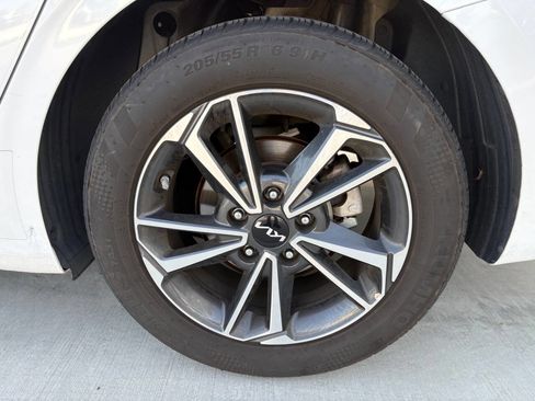 Used 2023 Kia Forte LXS FWD image 12