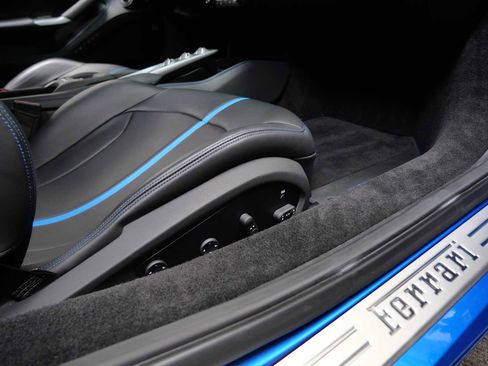 Certified 2023 Ferrari F8 Tributo image 17