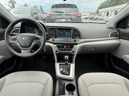Used 2018 Hyundai Elantra SEL FWD image 3
