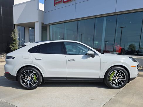 New 2026 Porsche Cayenne S AWD/4WD image 8