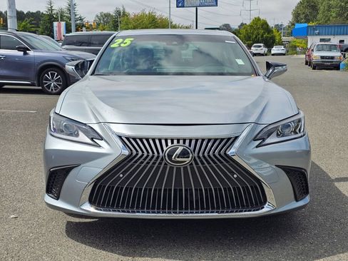 Used 2025 Lexus ES 300h w/ Premium Package FWD image 2