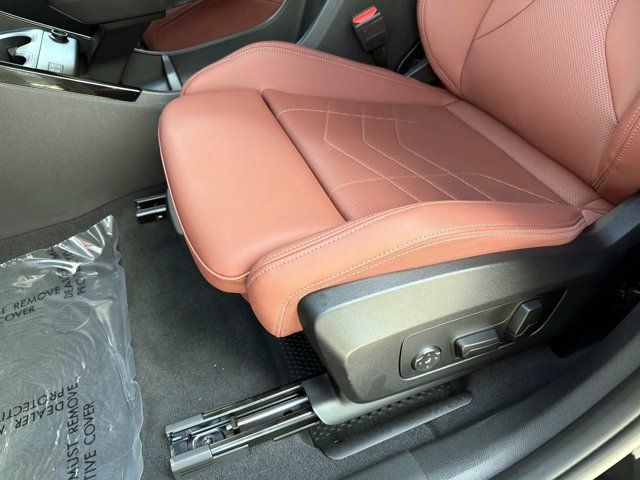 Used 2026 BMW X2 xDrive28i AWD/4WD image 17