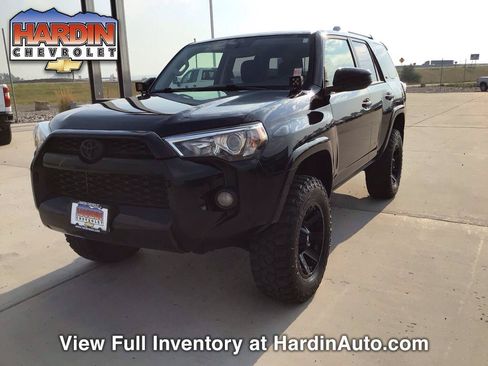 Used 2018 Toyota 4Runner SR5 AWD/4WD image 1