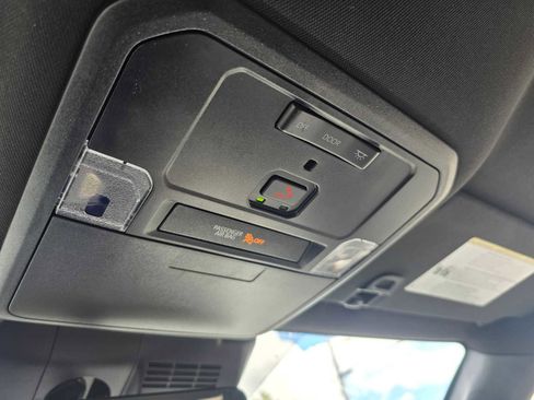 Used 2025 Toyota Tacoma TRD Off-Road image 32