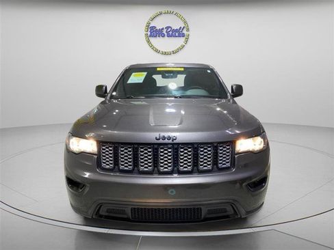 Used 2019 Jeep Grand Cherokee Altitude AWD/4WD image 7