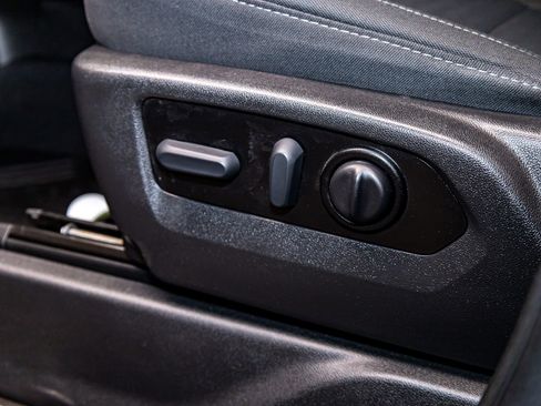 Used 2022 Chevrolet Silverado 2500 LT w/ Convenience Package image 24