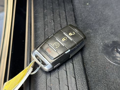 Used 2019 RAM 1500 Big Horn AWD/4WD image 44