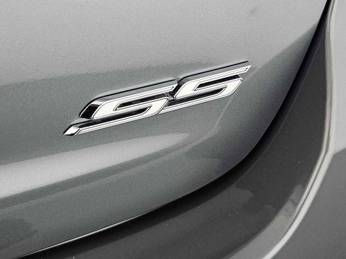 Used 2015 Chevrolet SS image 13