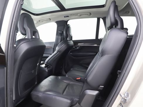 Used 2016 Volvo XC90 T6 Momentum w/ Momentum Plus Package AWD/4WD image 22