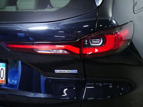 Certified 2024 MAZDA CX-90 Plug-In Hybrid w/ Preferred AWD/4WD image 17