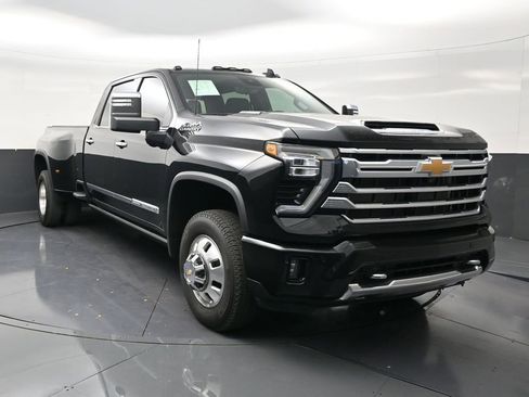 Used 2025 Chevrolet Silverado 3500 High Country w/ High Country Premium Package AWD/4WD image 7